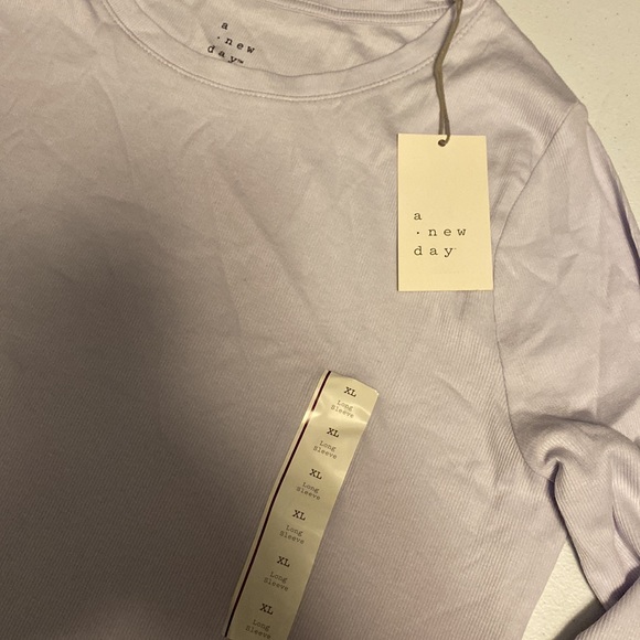 Light Purple(very light) top XL - Picture 2 of 2